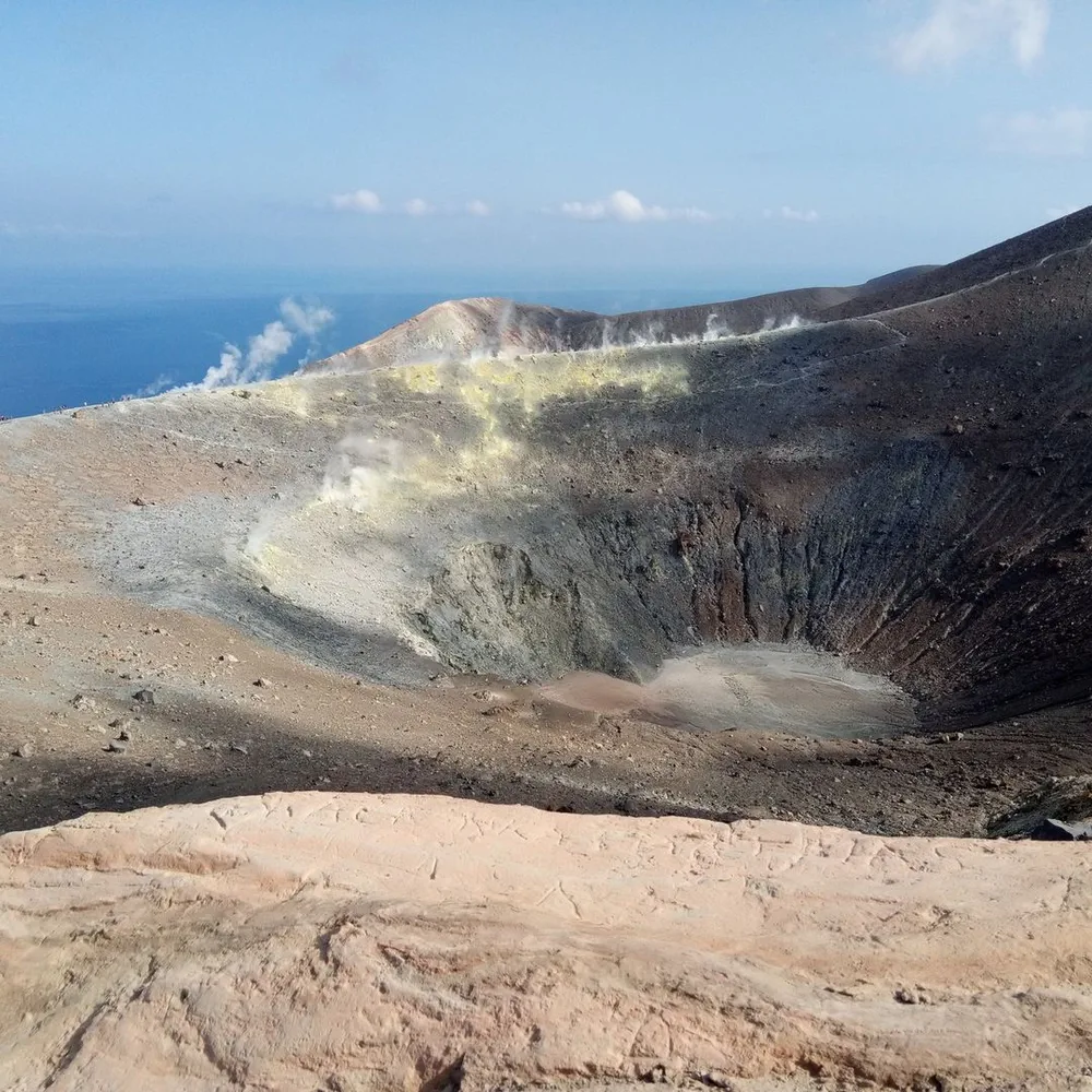 vulcano vue du cratère