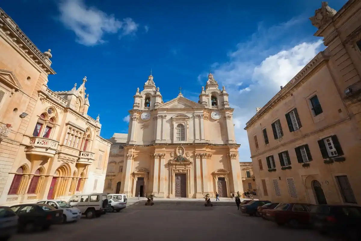 cathedrale saint pierre saint paul