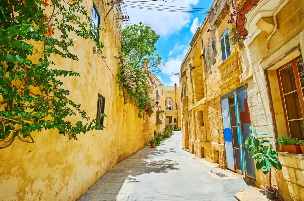 ruelles mdina 1024x678