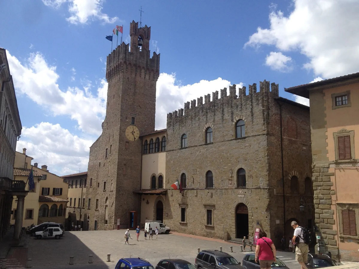 palazzo dei priori arezzo