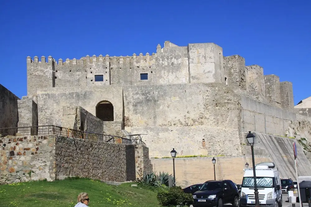 castillo de guzman el bueno