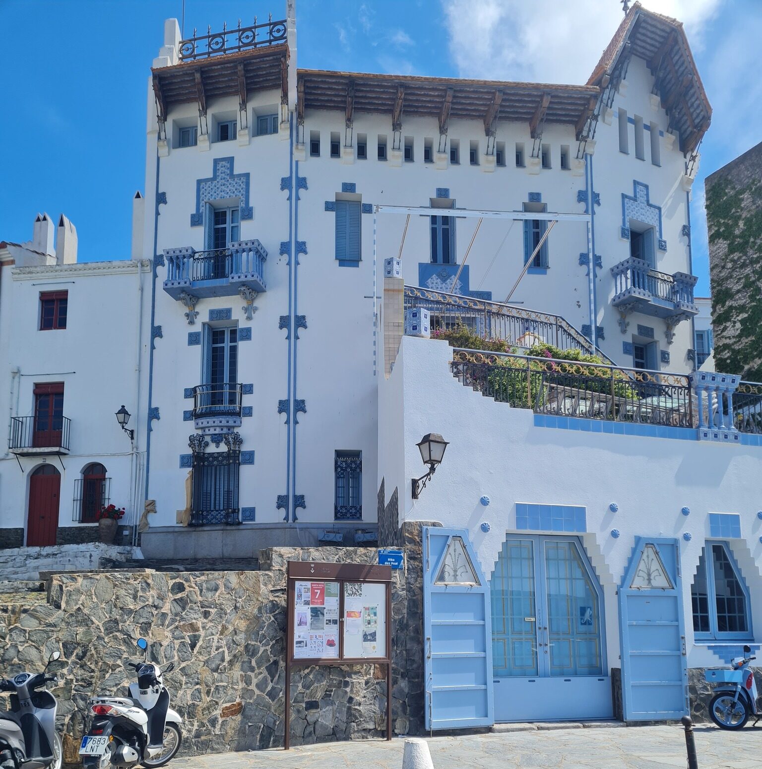 maison moderniste cadaques
