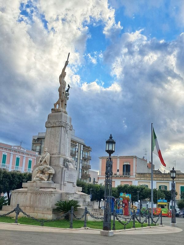 monopoli piazza vittorio emanuele 1